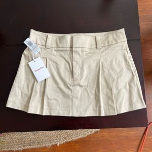 New with tags Aritzia Sunday Best pleated tennis skirt in khaki